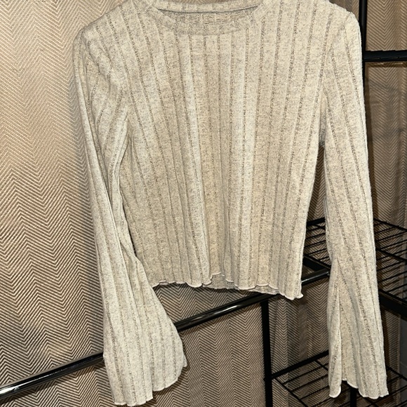 Two shein long wide sleeve tops soft fabric size medium blue and cream - Picture 4 of 7